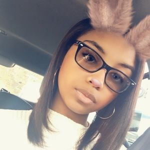 Meet your Posher, Jade